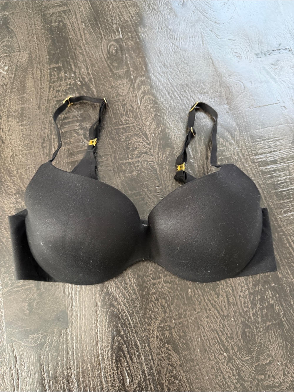 Victoria's Secret Black Molded T-Shirt Bra with Gold Hardware
